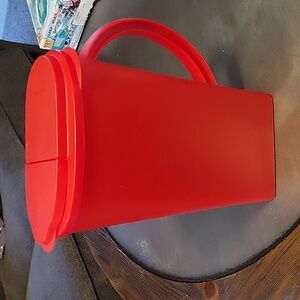 Tupperware 1 gal pitcher